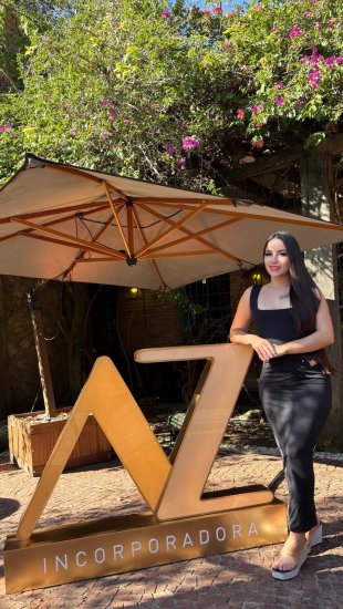 AZ- Incomportadora AZ- Incomportadora